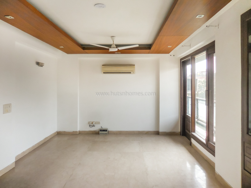 4 BHK Flat For Sale in Defence Colony