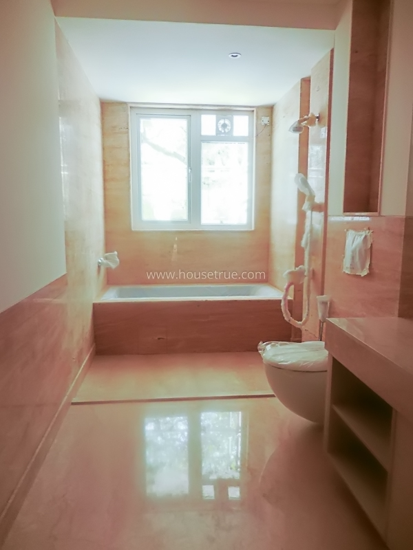 16 BHK Entire-Building For Sale in Chanakyapuri