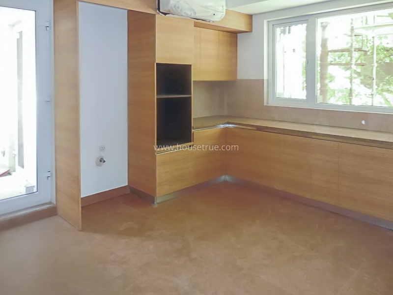 16 BHK Entire-Building For Sale in Chanakyapuri