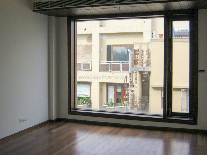 4 BHK Flat For Sale in Vasant Vihar