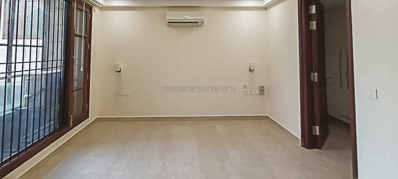 3 BHK Flat For Rent in Defence Colony