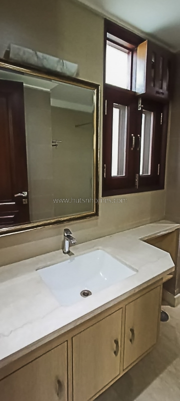 3 BHK Flat For Rent in Defence Colony