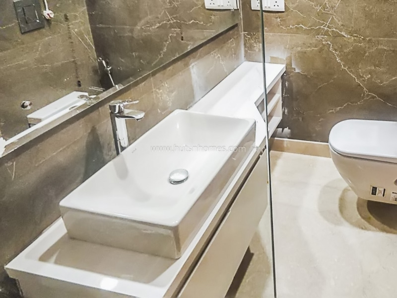 3 BHK Flat For Sale in Safdarjung Enclave