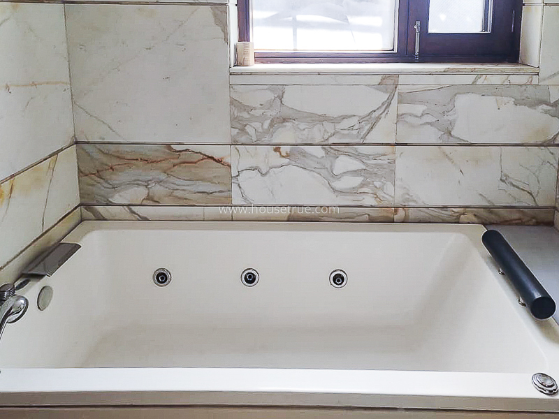 4 BHK Flat For Sale in Safdarjung Enclave