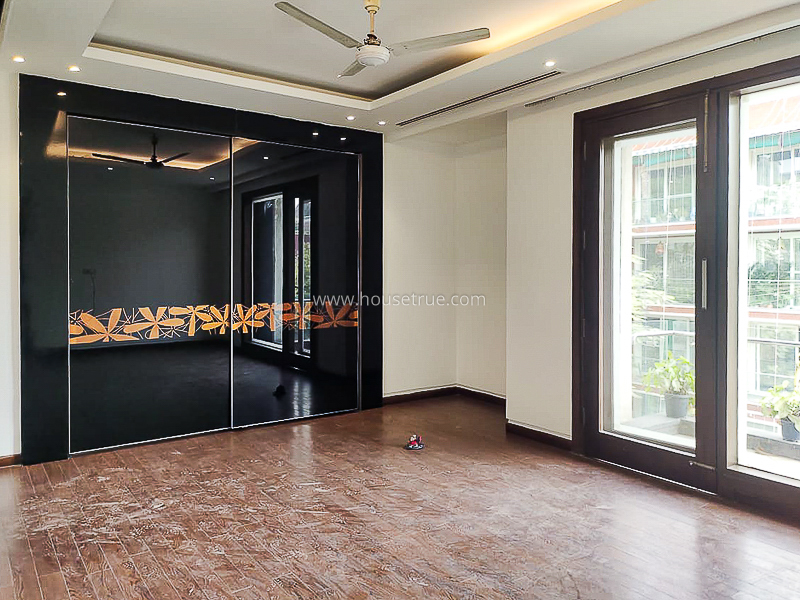 4 BHK Flat For Sale in Safdarjung Enclave