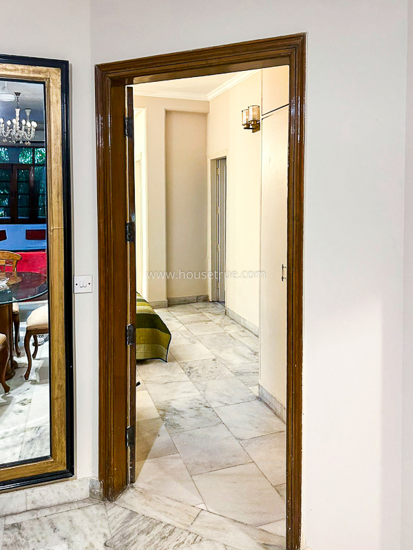 3 BHK Flat For Rent in Defence Colony