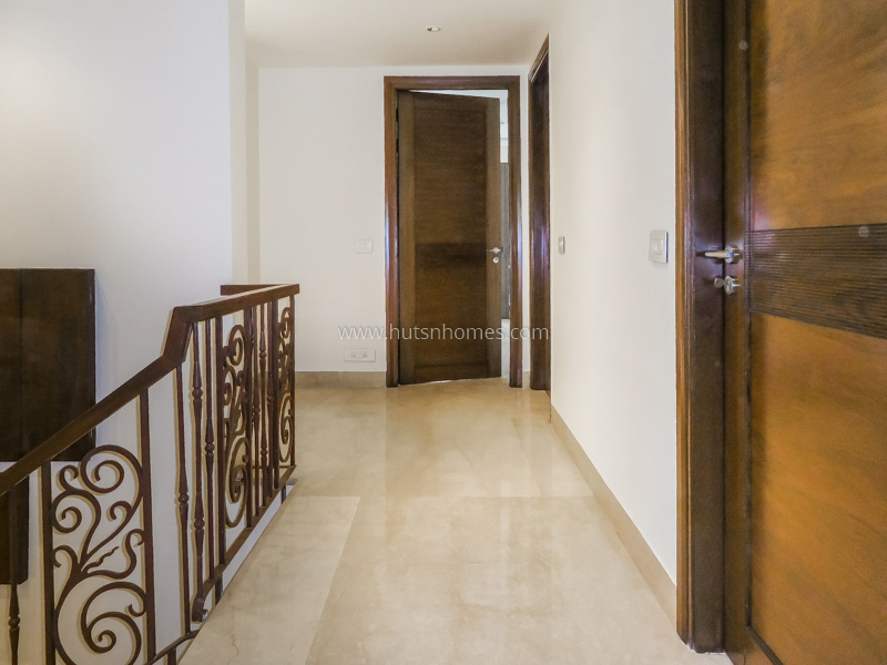 4 BHK Duplex For Sale in Vasant Vihar