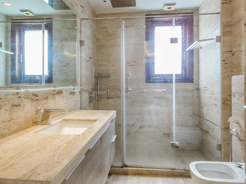 4 BHK Duplex For Sale in Vasant Vihar