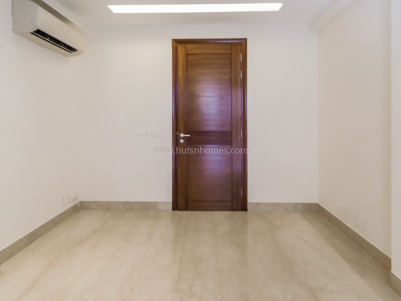 4 BHK Duplex For Sale in Vasant Vihar