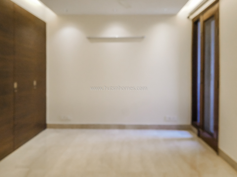 4 BHK Duplex For Sale in Vasant Vihar