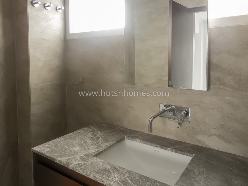 3 BHK Builder Floor For Rent in Vasant Vihar