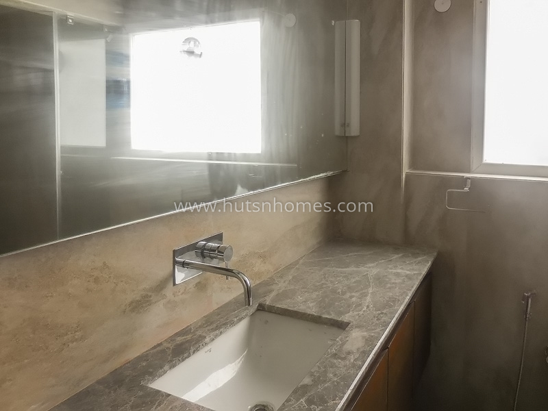 3 BHK Builder Floor For Rent in Vasant Vihar