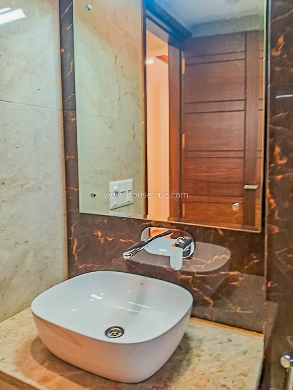 3 BHK Builder Floor For Rent in Defence Colony