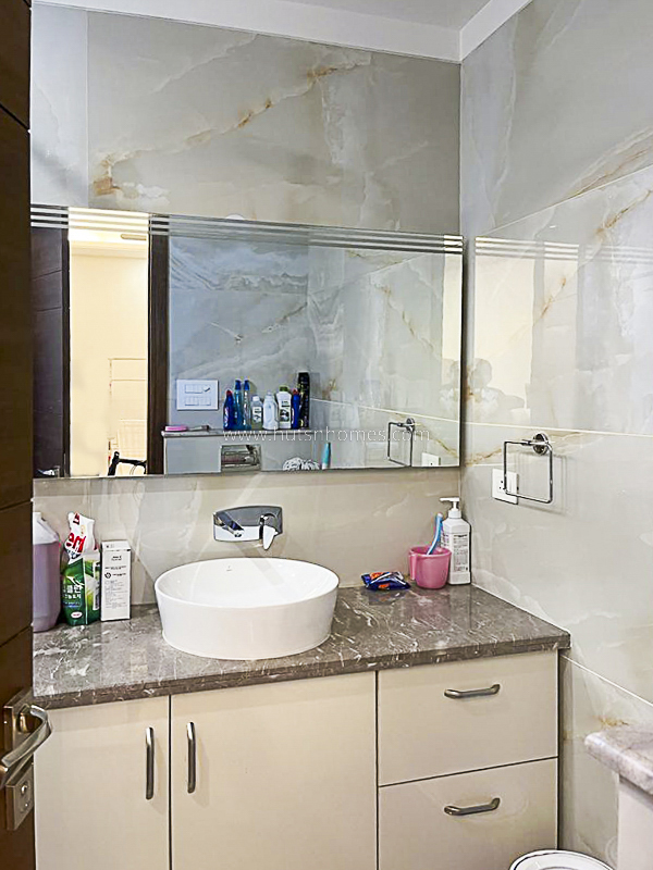 3 BHK Builder Floor For Rent in Defence Colony