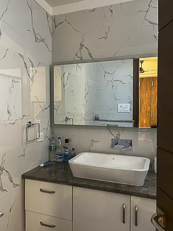 3 BHK Builder Floor For Rent in Defence Colony