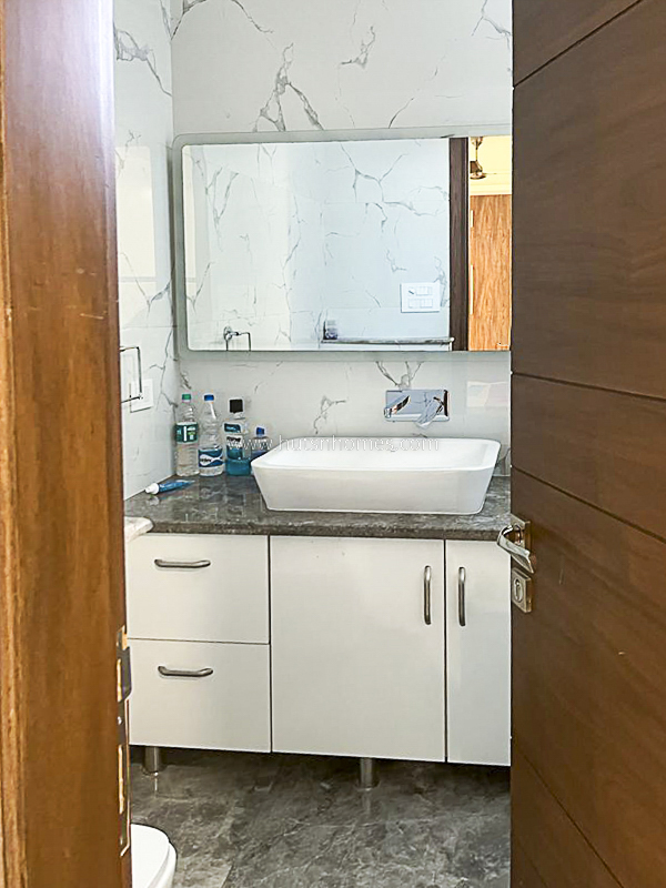 3 BHK Builder Floor For Rent in Defence Colony