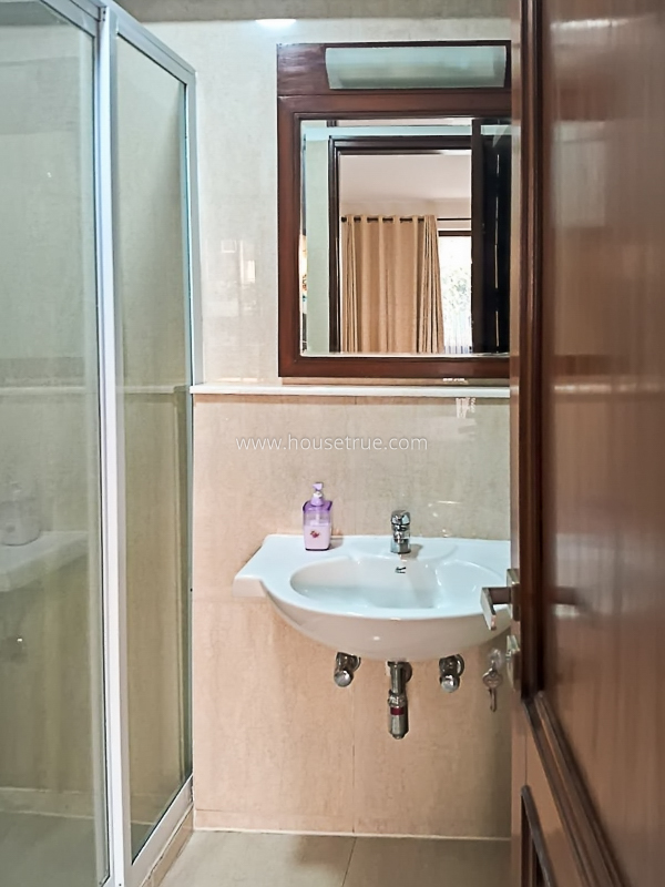 3 BHK Builder Floor For Rent in Defence Colony