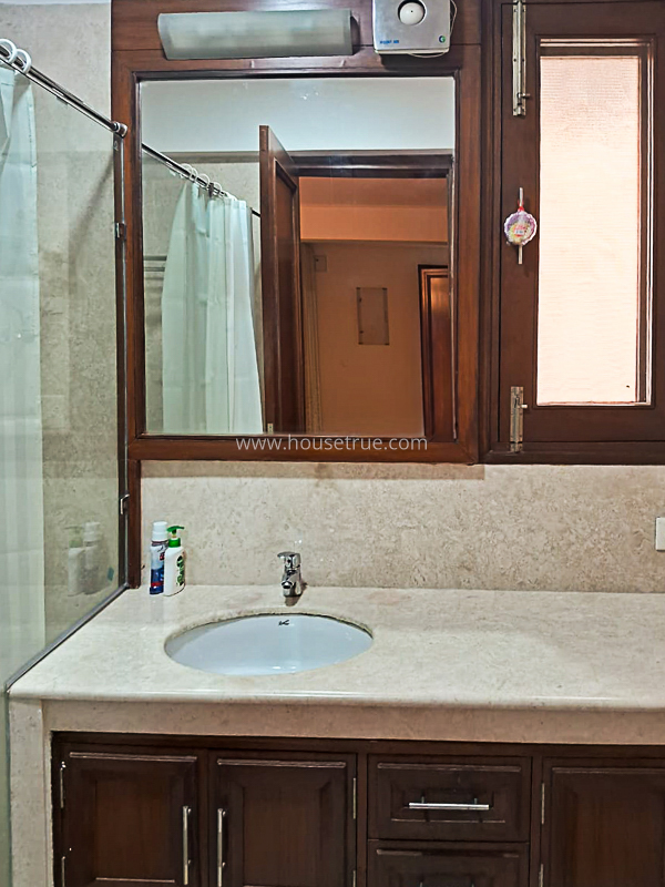 3 BHK Builder Floor For Rent in Defence Colony