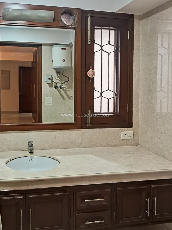 3 BHK Builder Floor For Rent in Defence Colony