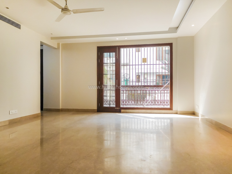 4 BHK Flat For Sale in Maharani Bagh