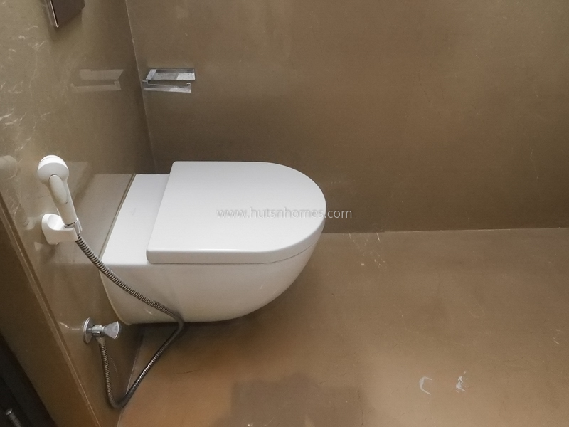 4 BHK Flat For Sale in Maharani Bagh