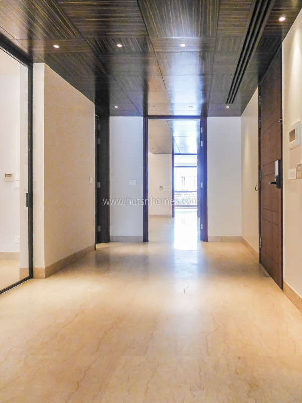 4 BHK Flat For Sale in Maharani Bagh