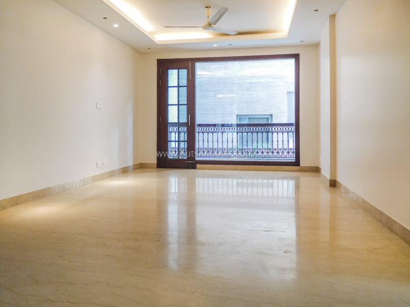 4 BHK Flat For Sale in Maharani Bagh