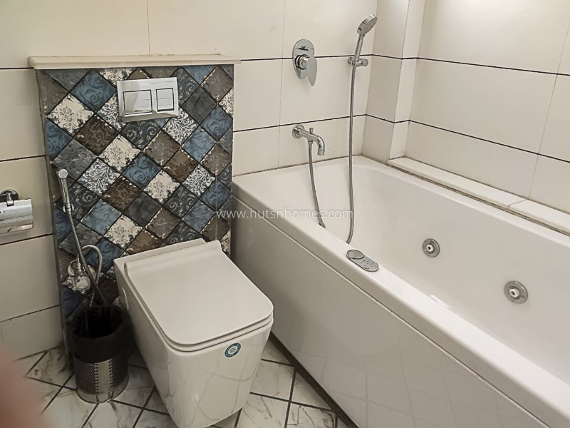 3 BHK Builder Floor For Rent in Defence Colony