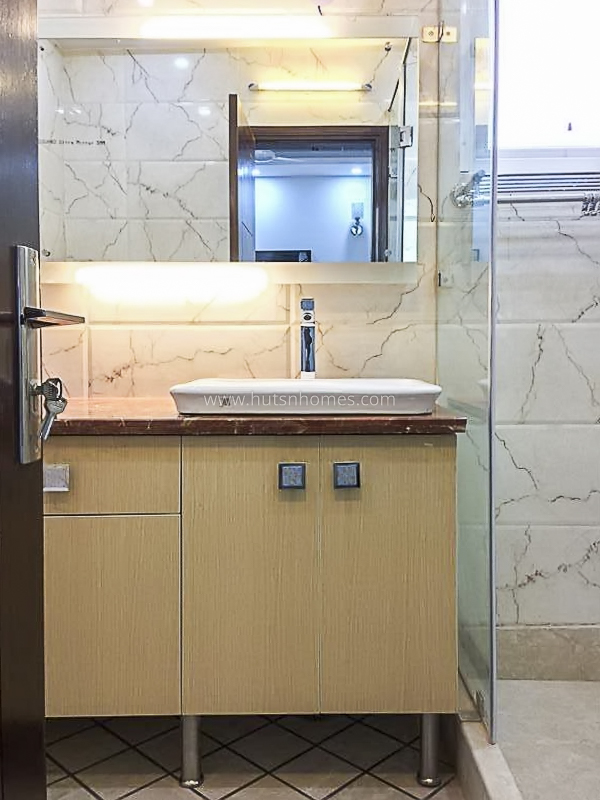 3 BHK Builder Floor For Rent in Defence Colony