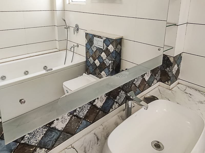 3 BHK Builder Floor For Rent in Defence Colony