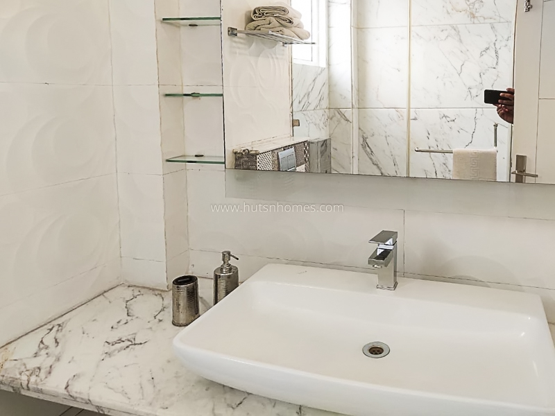 3 BHK Builder Floor For Rent in Defence Colony