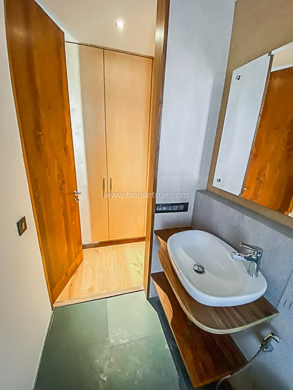 3 BHK Builder Floor For Rent in Defence Colony