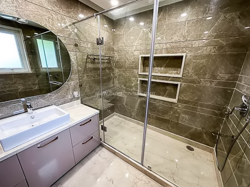 3 BHK Builder Floor For Rent in Defence Colony