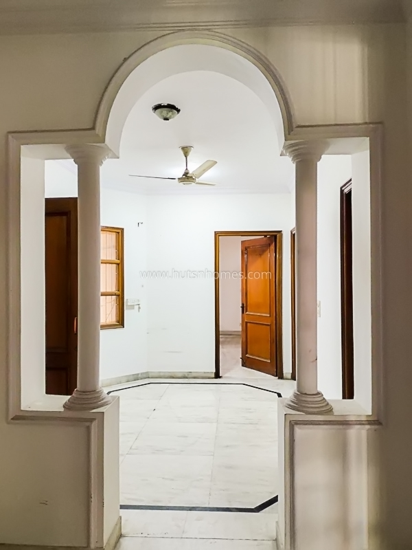 3 BHK Flat For Sale in Defence Colony