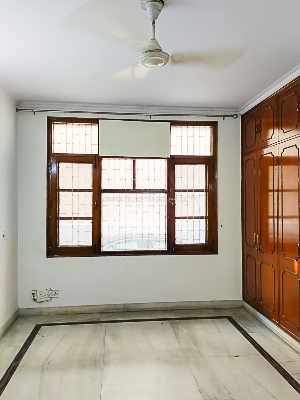 3 BHK Flat For Sale in Defence Colony