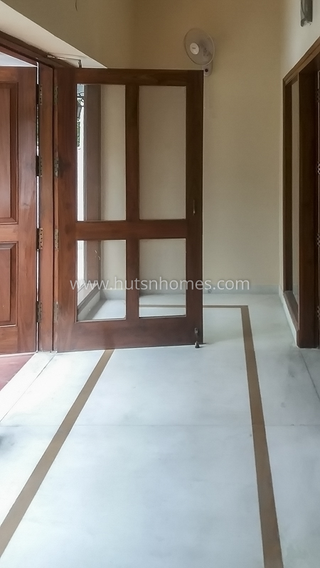 2 BHK Flat For Rent in Chanakyapuri