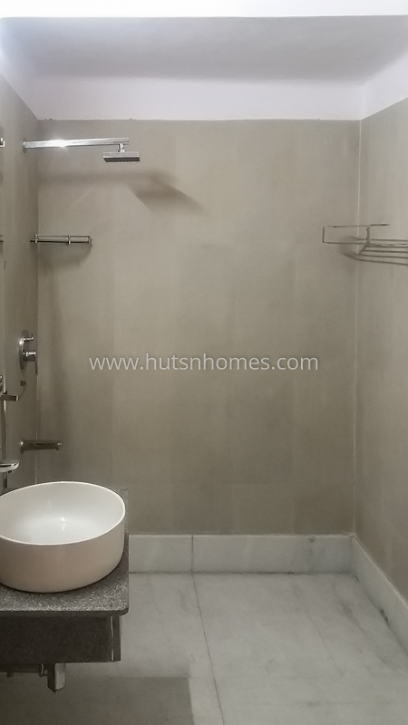 2 BHK Flat For Rent in Chanakyapuri