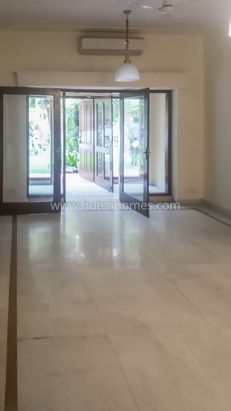 2 BHK Flat For Rent in Chanakyapuri