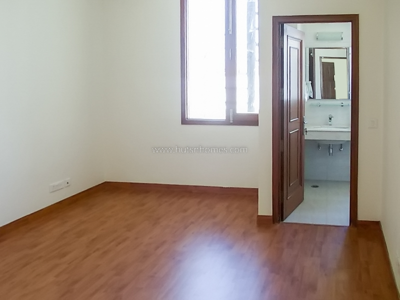 3 BHK Flat For Rent in Chanakyapuri