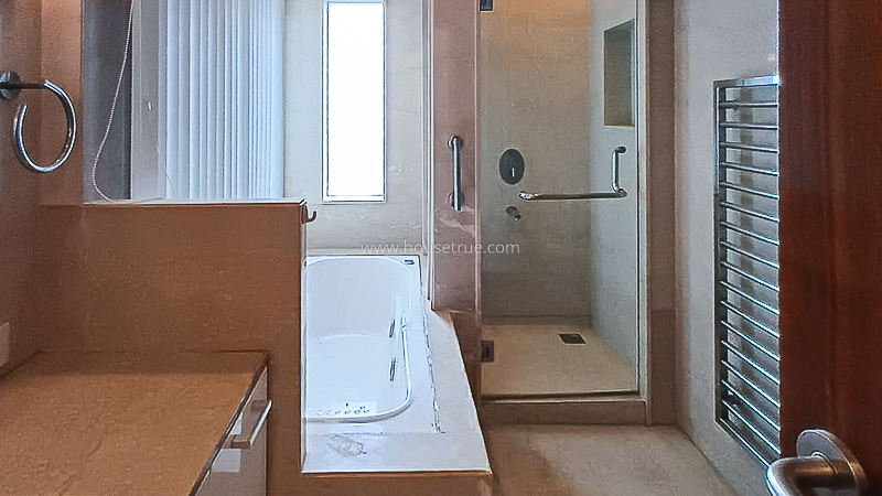 4 BHK Flat For Rent in Chanakyapuri
