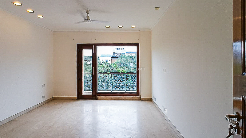 4 BHK Flat For Rent in Chanakyapuri