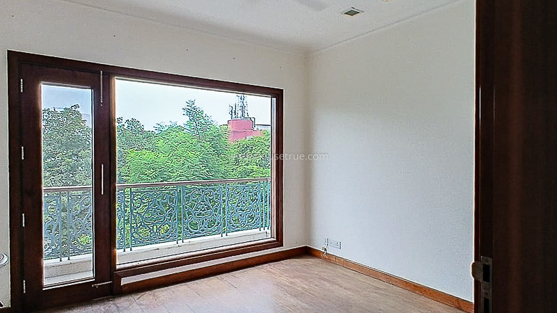 4 BHK Flat For Rent in Chanakyapuri