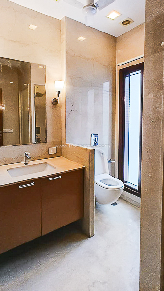 4 BHK Flat For Rent in Chanakyapuri