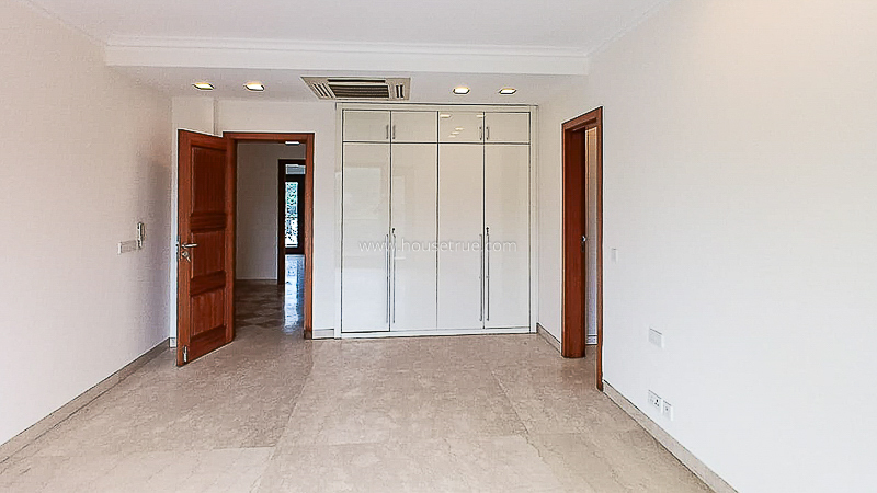 4 BHK Flat For Rent in Chanakyapuri