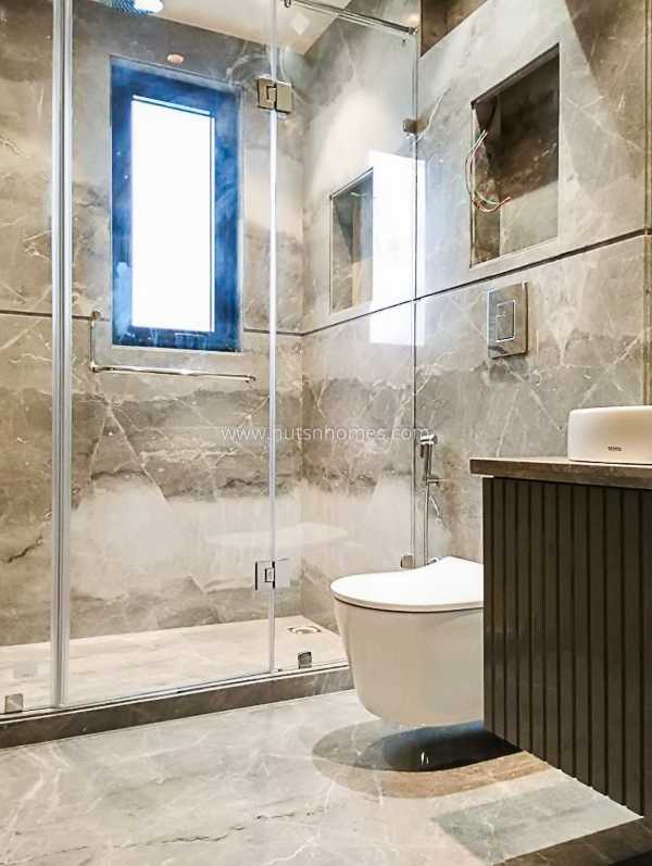 3 BHK Builder Floor For Rent in Chanakyapuri