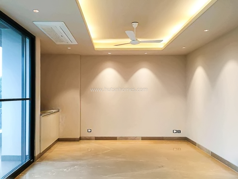 3 BHK Builder Floor For Rent in Chanakyapuri