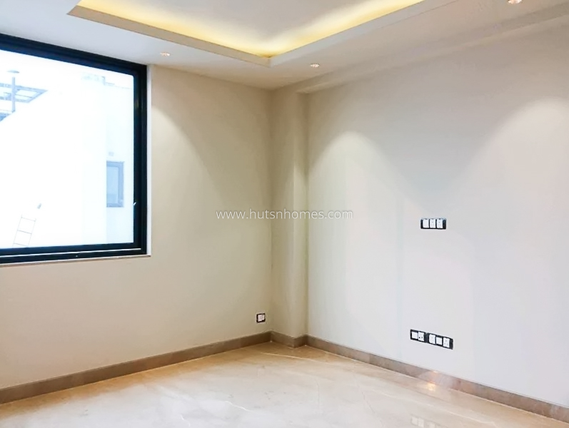 3 BHK Builder Floor For Rent in Chanakyapuri