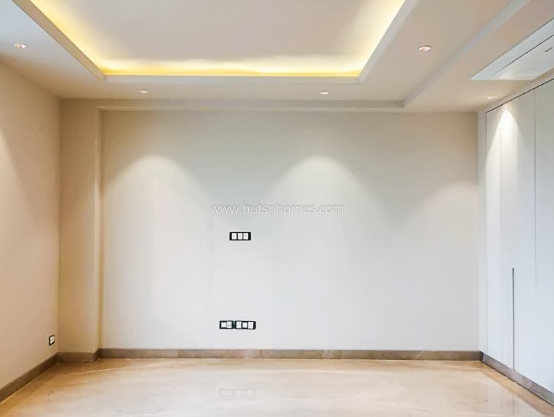 3 BHK Builder Floor For Rent in Chanakyapuri