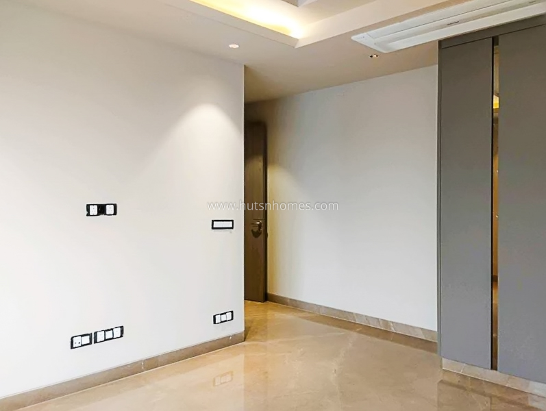 3 BHK Builder Floor For Rent in Chanakyapuri