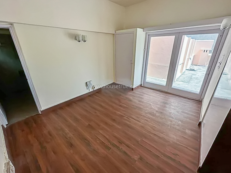 1 BHK Flat For Rent in Defence Colony